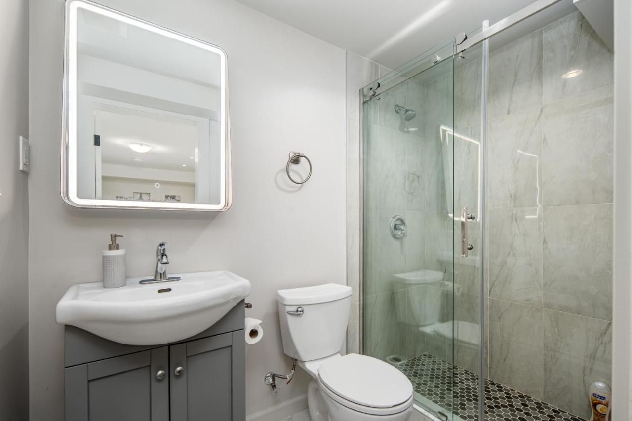 Gorgeous 4 Bedroom Garden Level Suite At Vancouver West & Ubc Экстерьер фото