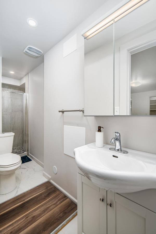 Gorgeous 4 Bedroom Garden Level Suite At Vancouver West & Ubc Экстерьер фото